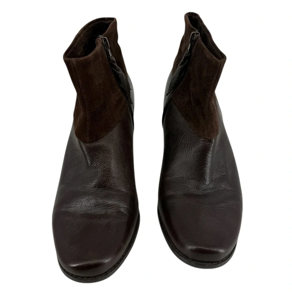 Soft Walk Dark Brown Leather Upper and Sock Versatile Closet Staple Womens 9W